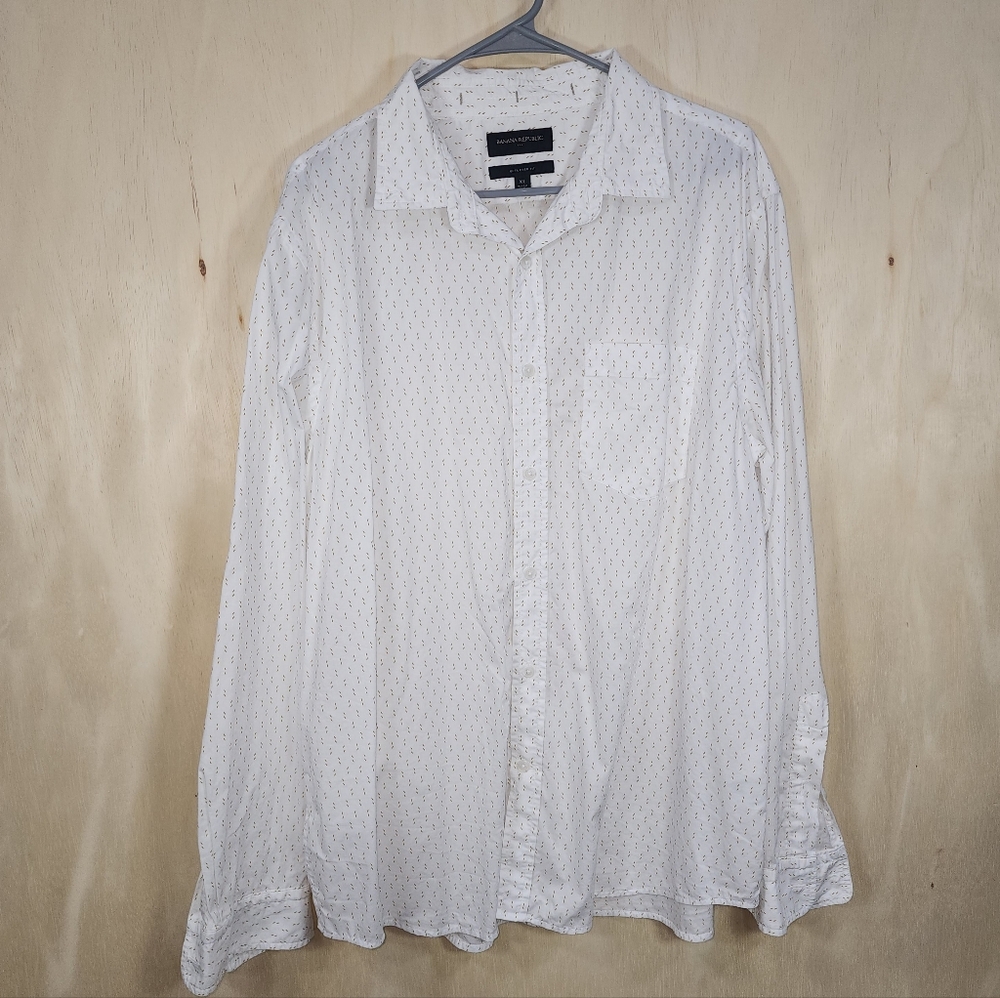 Banana Republic White Casual Button Down Shirt